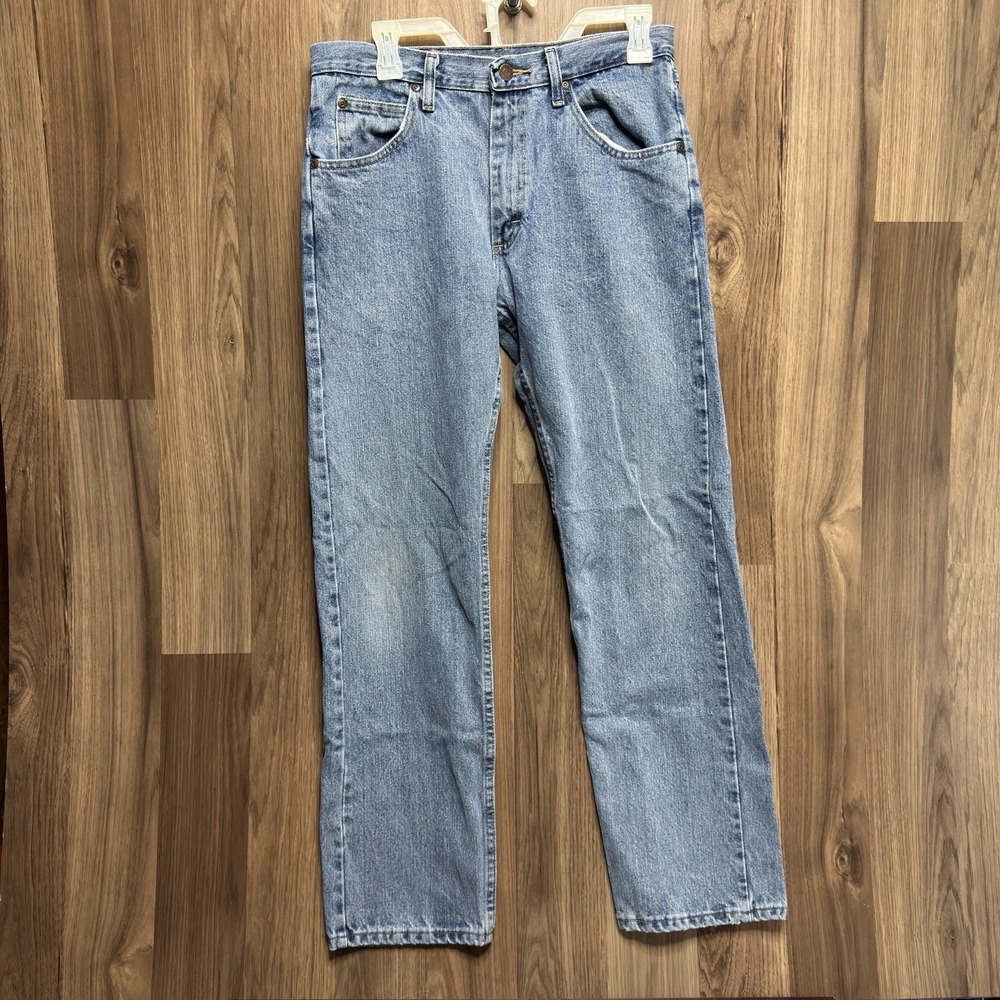 Wrangler Mens 31x32 Medium Wash Blue Straight Leg Jeans 109650WVI
